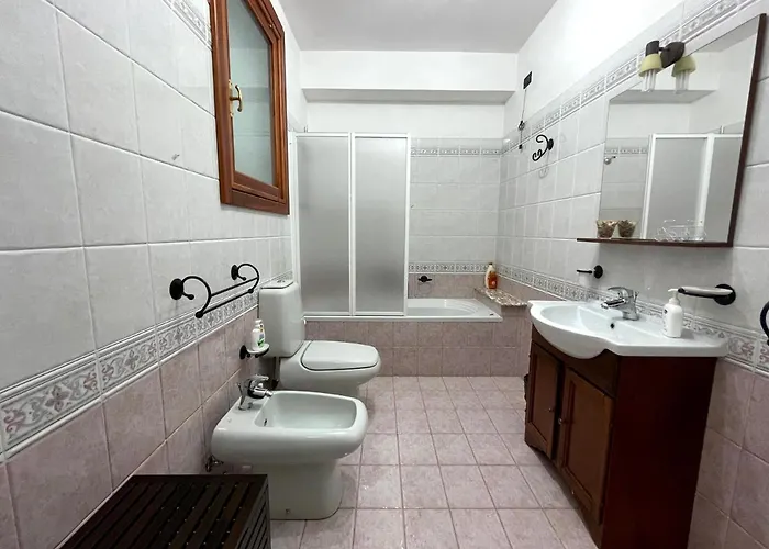 Le Lumie לינה וארוחת בוקר פקינו